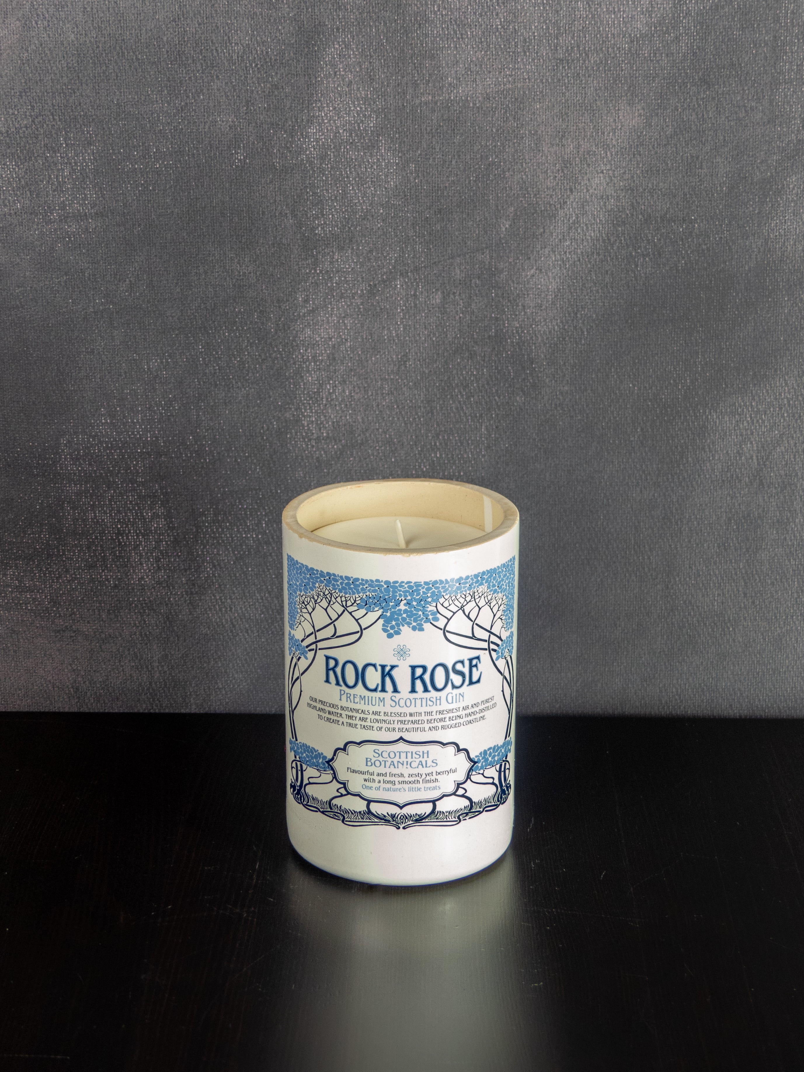 Rock Rose Gin Candle - Frosted Blackberry Scent